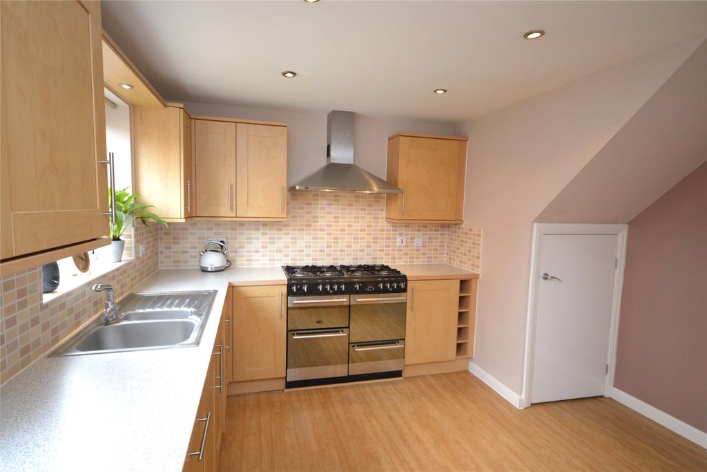 Property photo 1 of 12 Kitchen