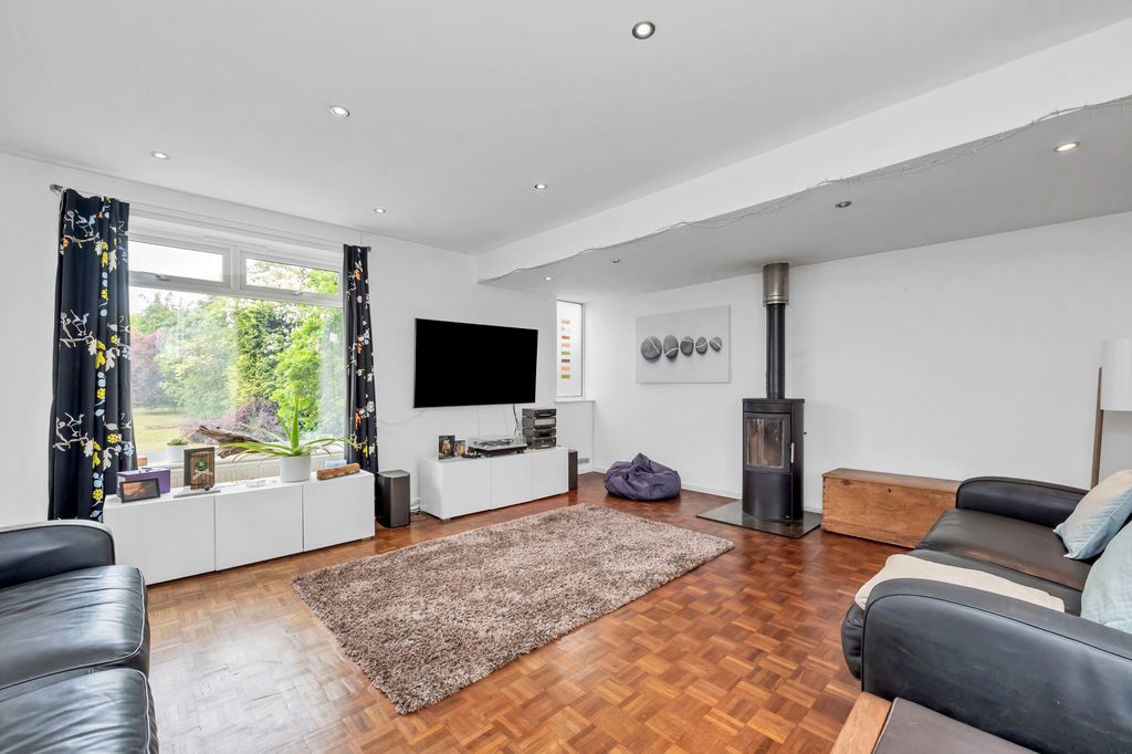 Property photo 3 of 24 Sitting Room