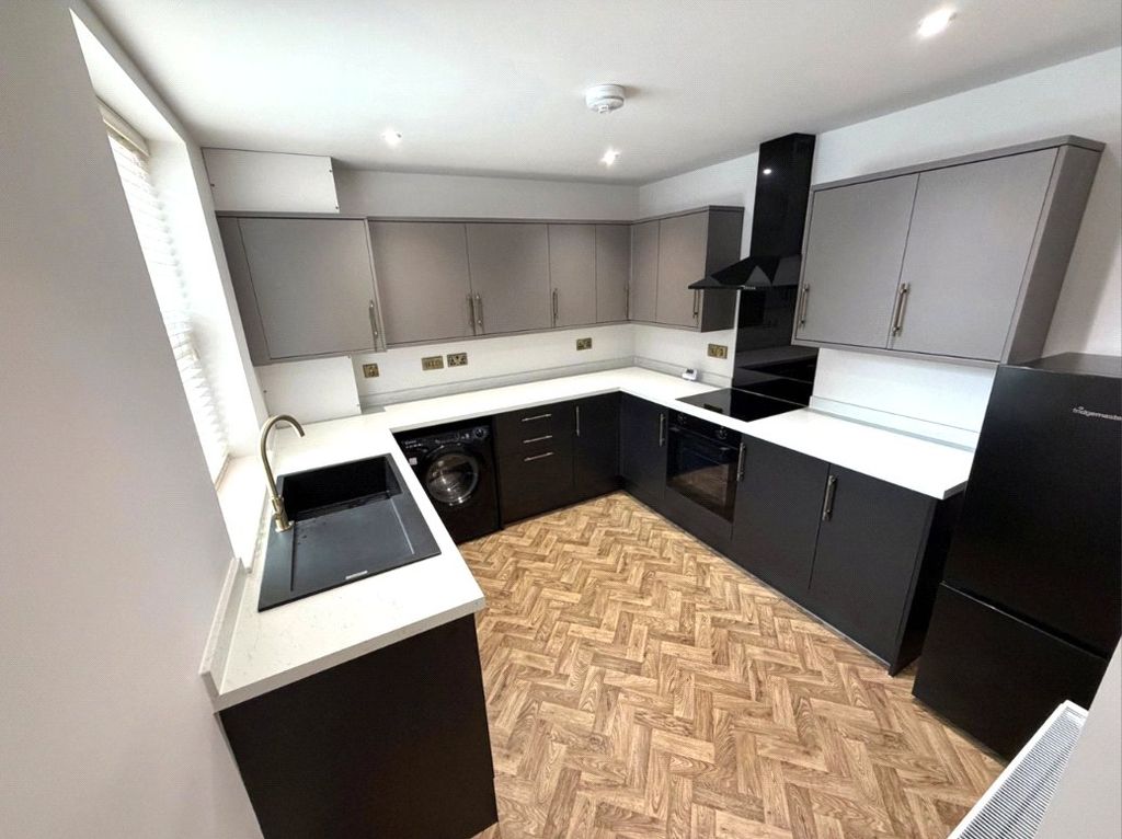 Property photo 3 of 8 Picture No. 15