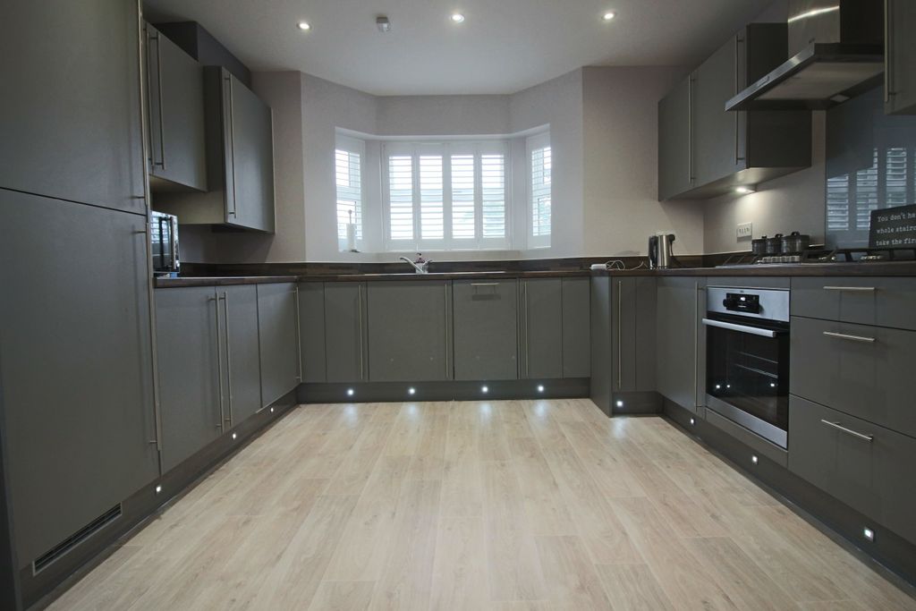 Property photo 2 of 5 Img_7301
