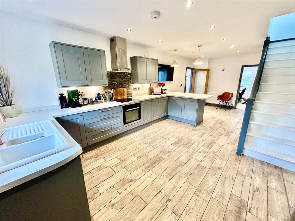 Property photo 3 of 21 Picture No. 22