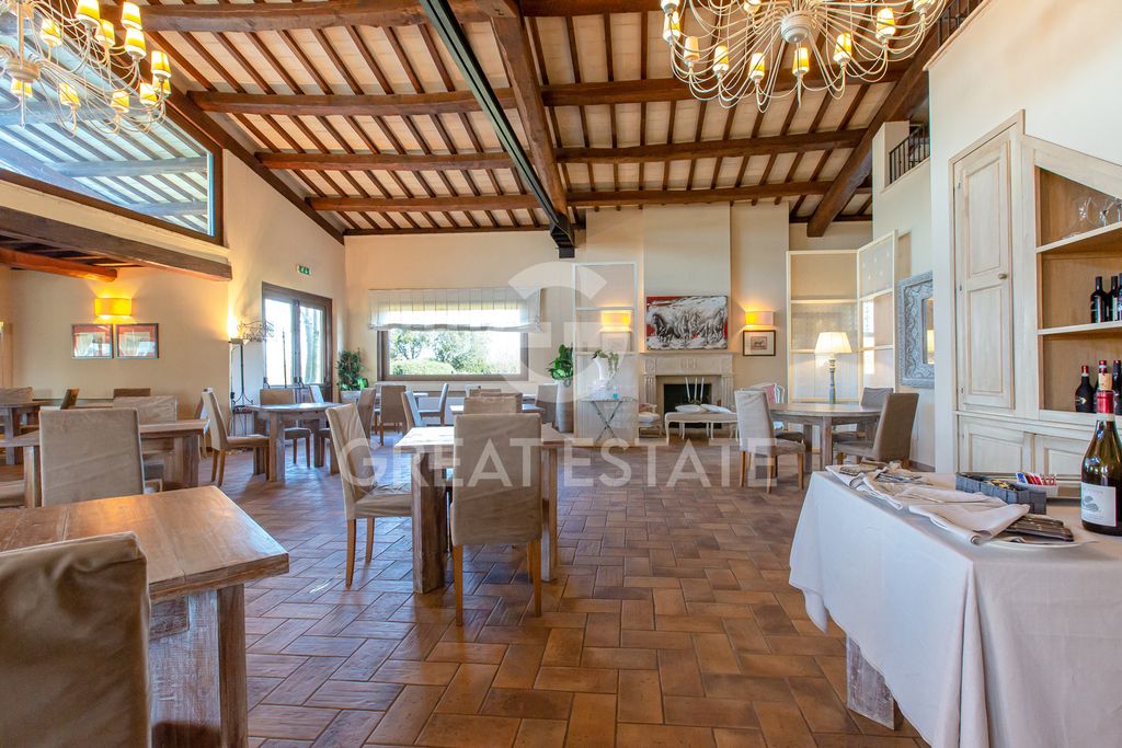 Property photo 2 of 67 Interiors