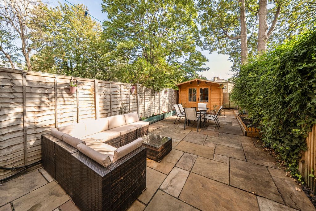Property photo 3 of 13 Garden