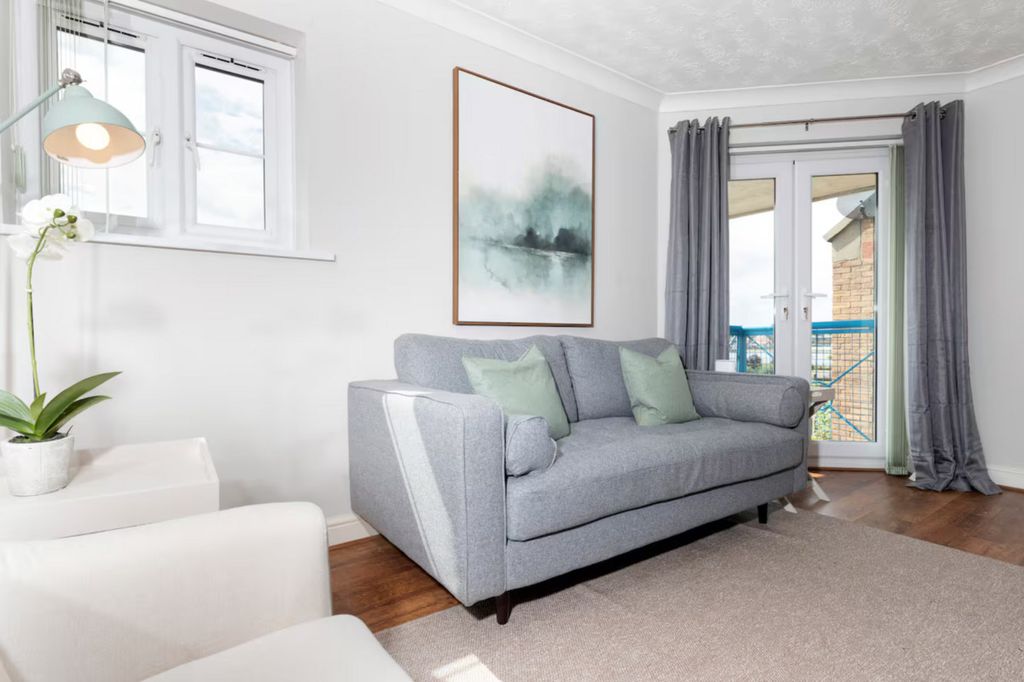 Property photo 3 of 16