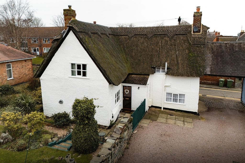 Property photo 3 of 48 Thatched Cottage
