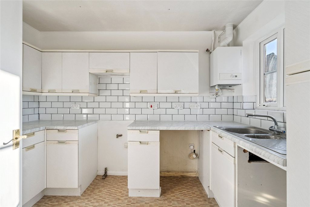 Property photo 3 of 15 Kitchen