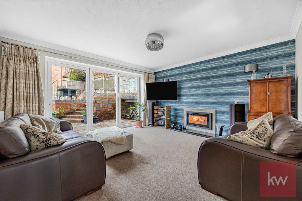 Property photo 3 of 31