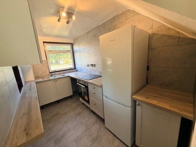 Property photo 3 of 6 Kitchen