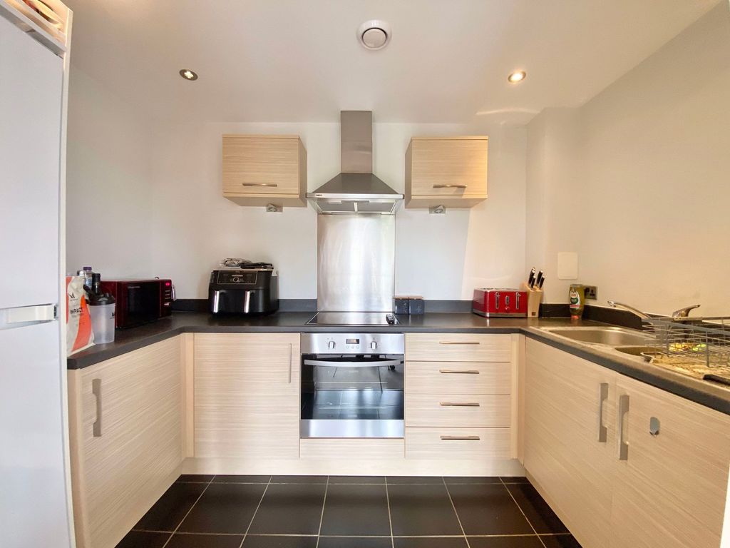 Property photo 2 of 8 Kitchen