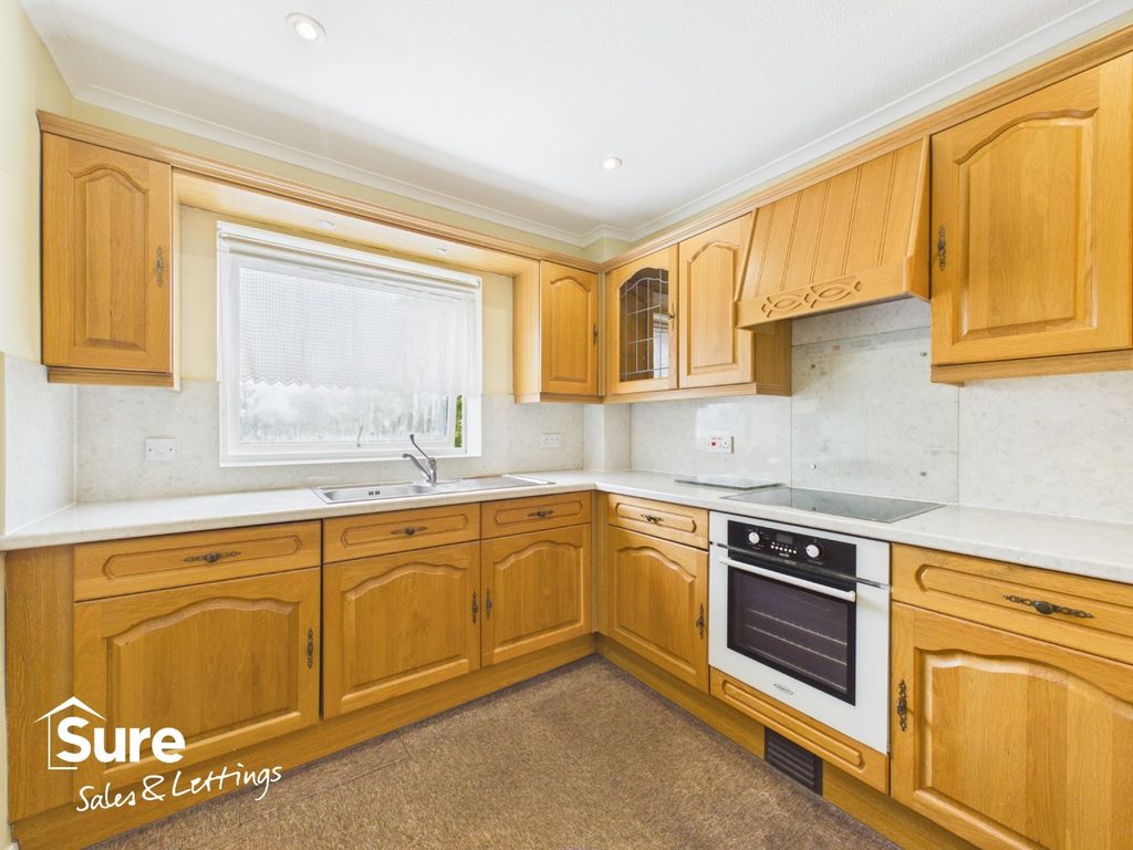 Property photo 2 of 18 5217332