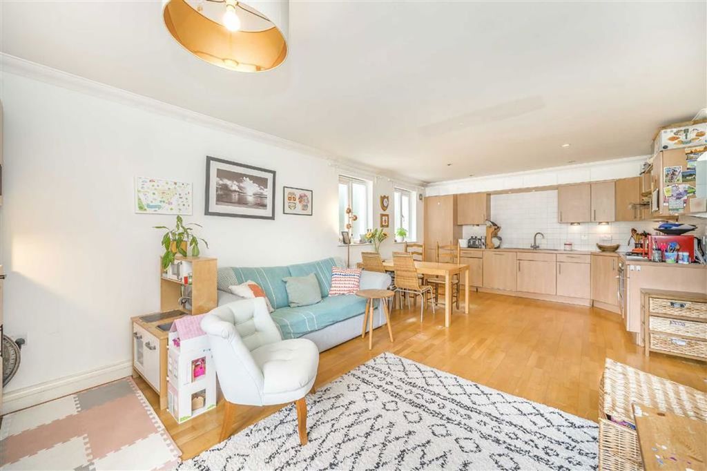 Property photo 2 of 6
