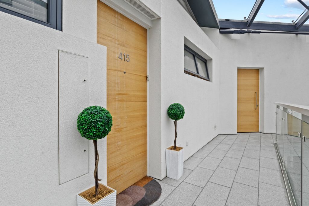 Property photo 2 of 26