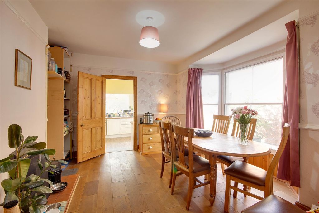 Property photo 2 of 16 Breakfast Room