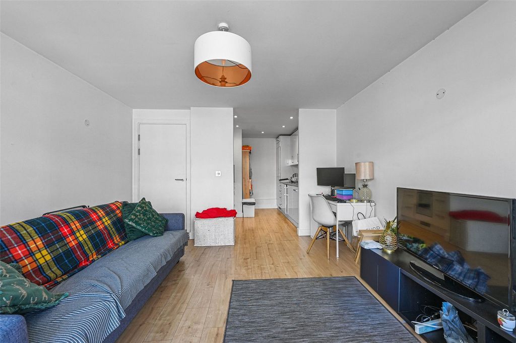 Property photo 3 of 12 Living Room