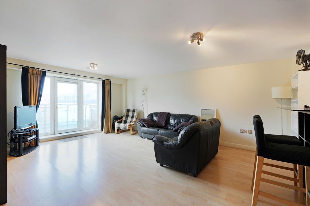 Property photo 3 of 16 Living Room