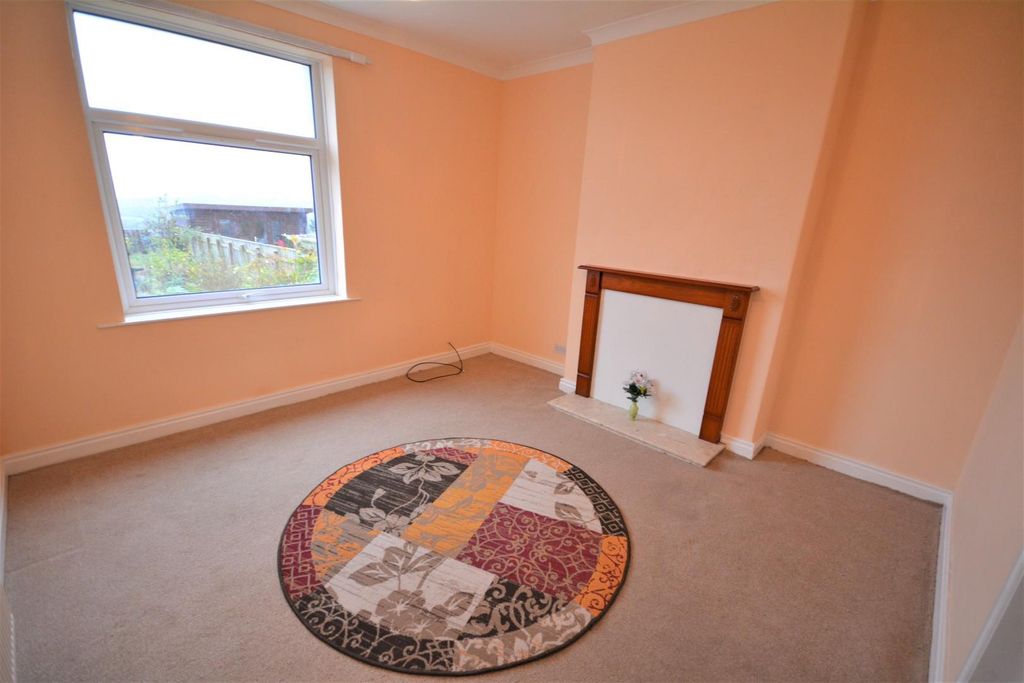 Property photo 3 of 8 Living Room