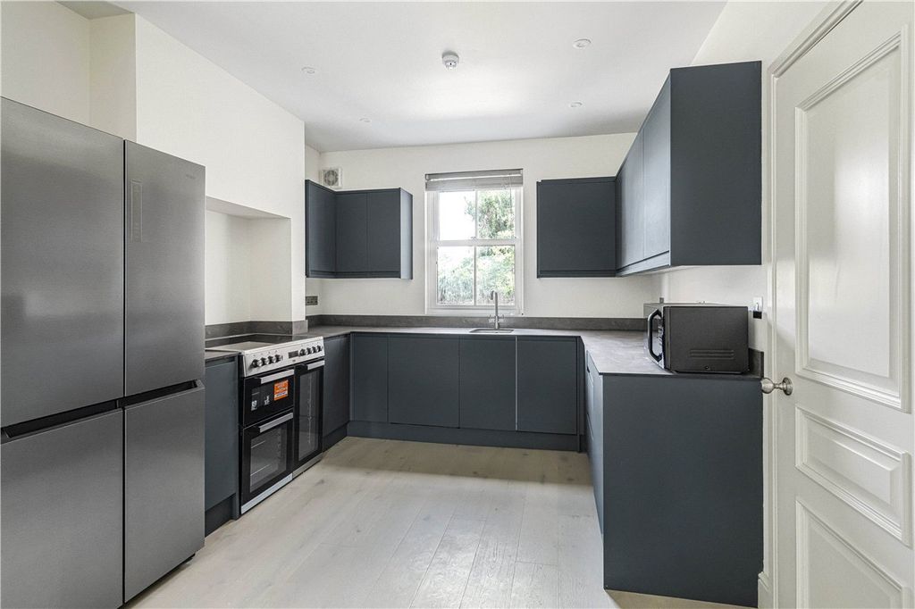 Property photo 2 of 17 Picture 2