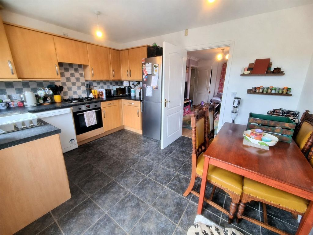 Property photo 3 of 12 23361.Png