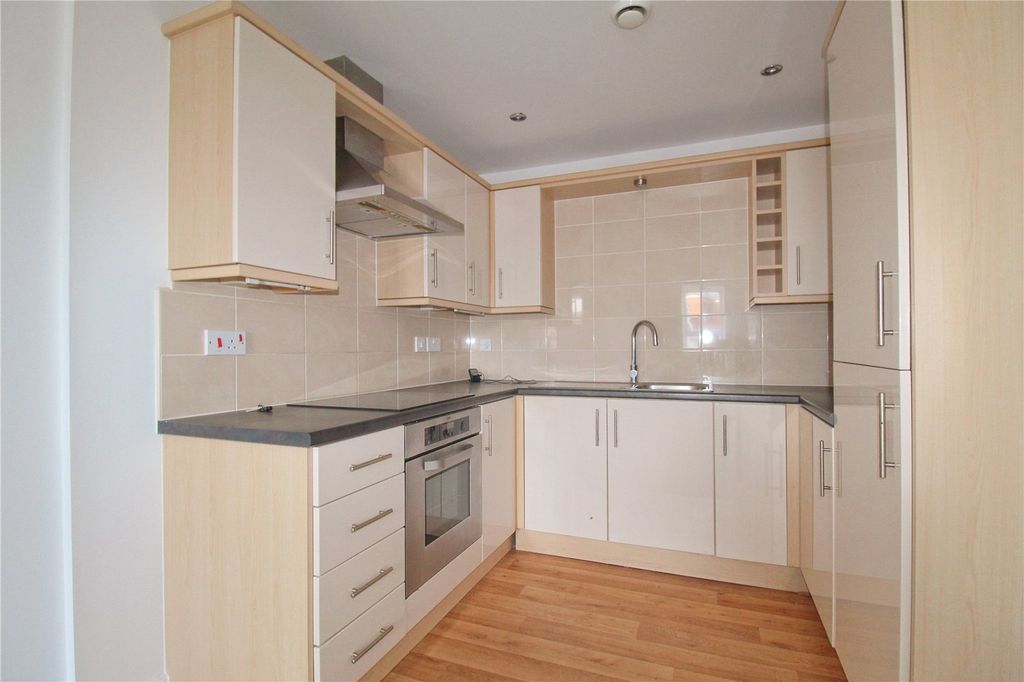 Property photo 3 of 10 Picture No. 13