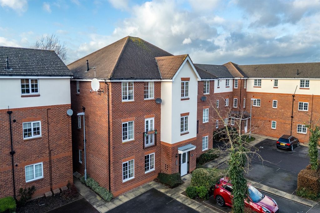 Property photo 1 of 15 (Main)