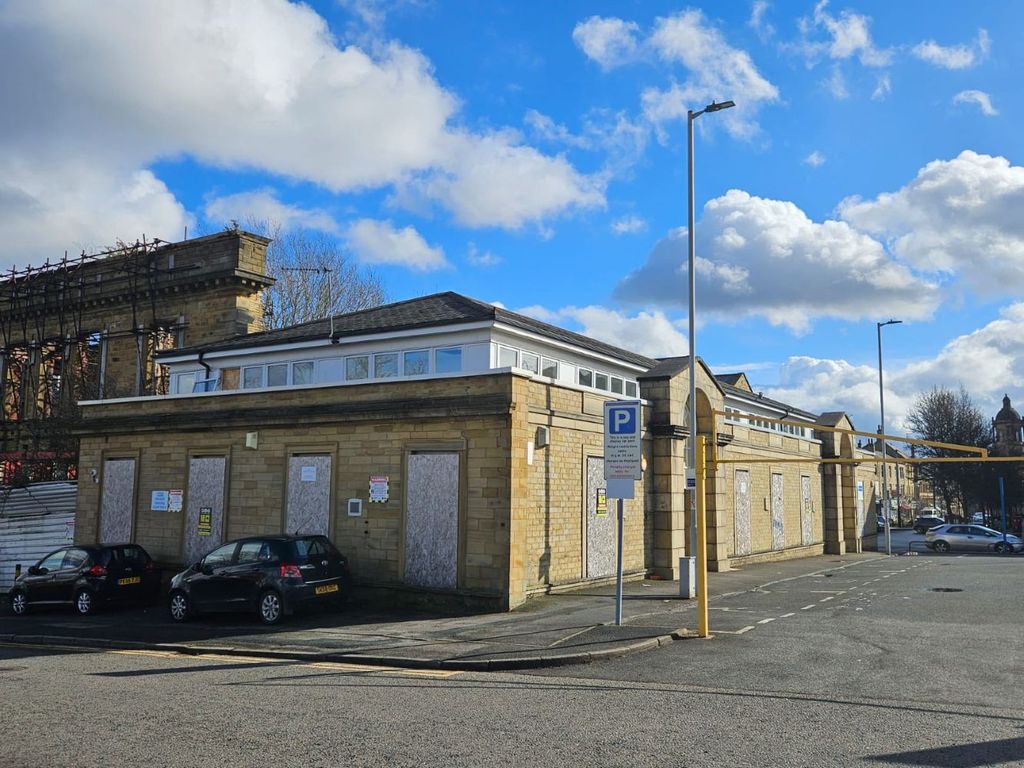 Property photo 1 of 2