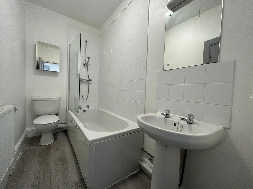 Additional image 13 of 9 bed shared accommodation to rentLeamington Spa CV32