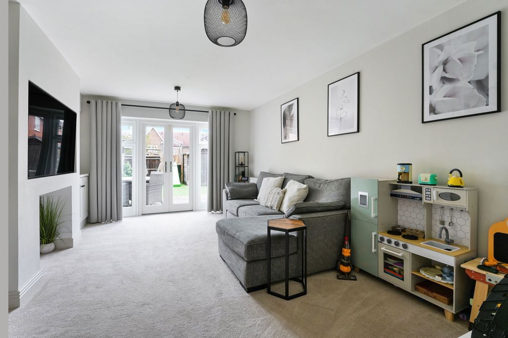 Property photo 3 of 8