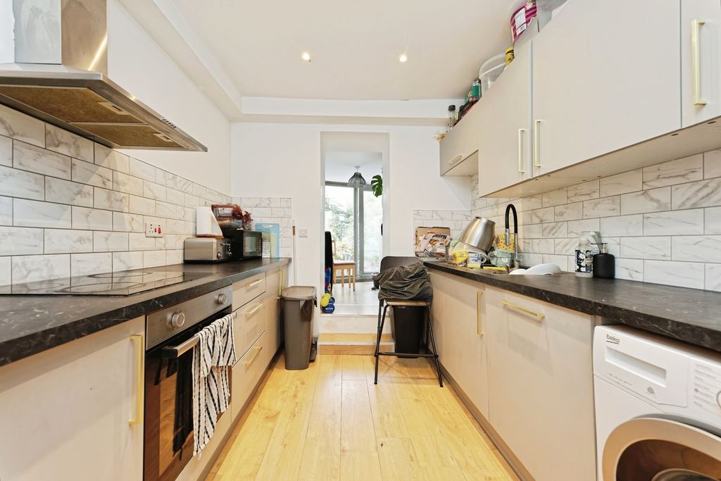 Property photo 2 of 16 Photo