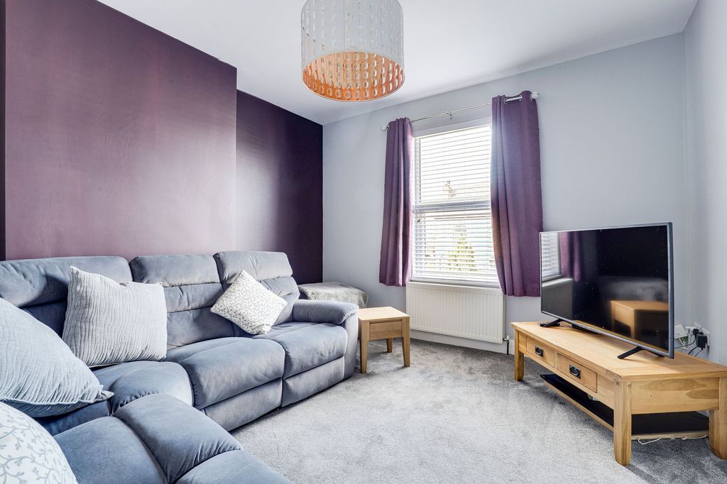 Property photo 2 of 22