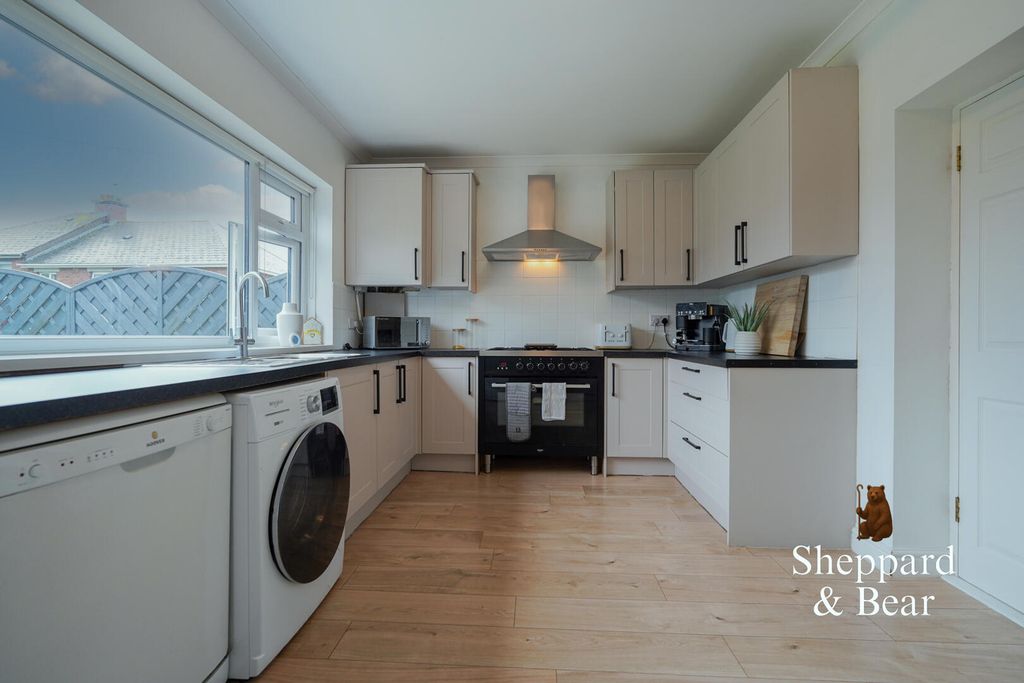 Property photo 2 of 32 Kitchen