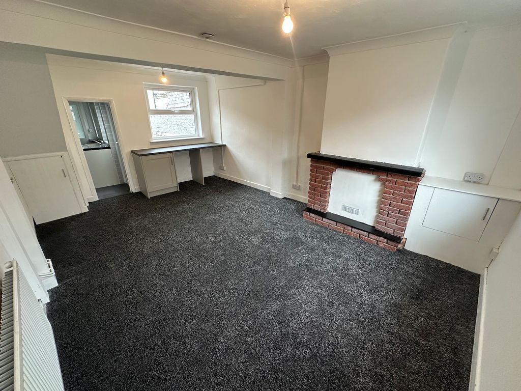 Property photo 2 of 7 Living Room