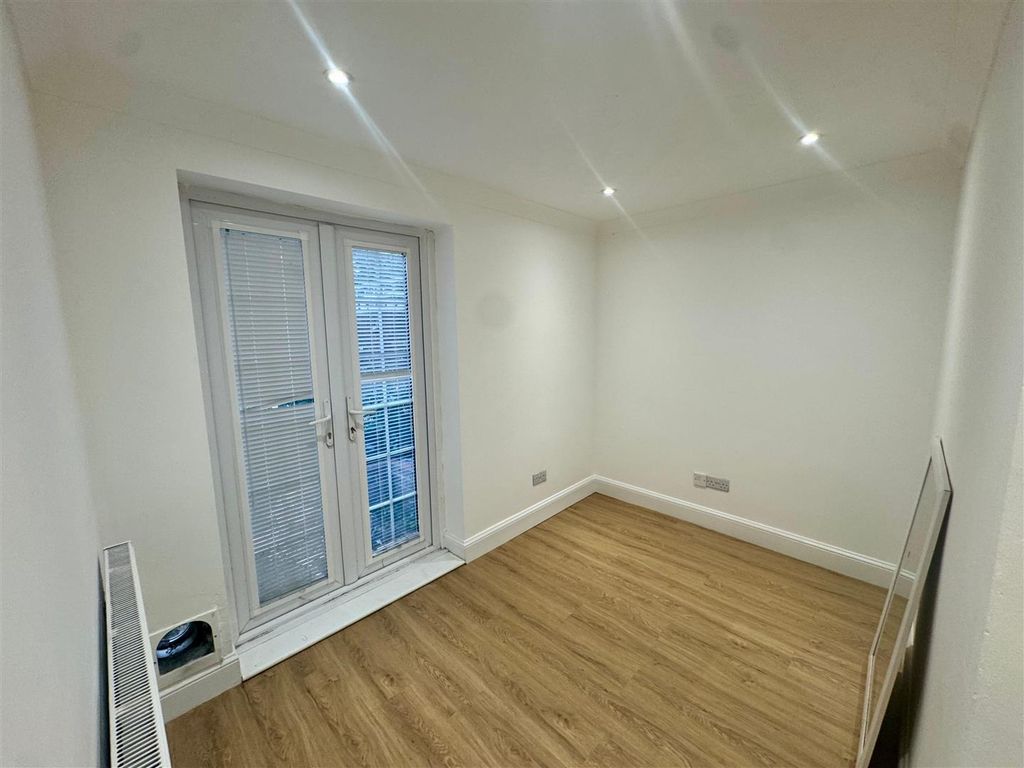 Property photo 3 of 18 Reception Room
