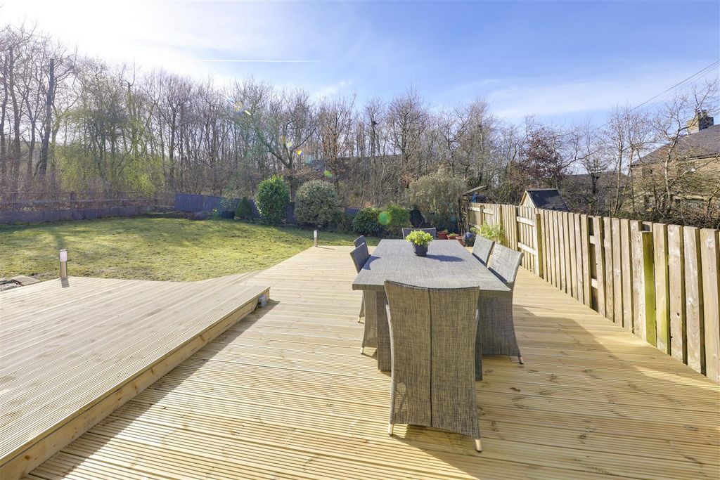 Property photo 3 of 41 New Decking & Garden