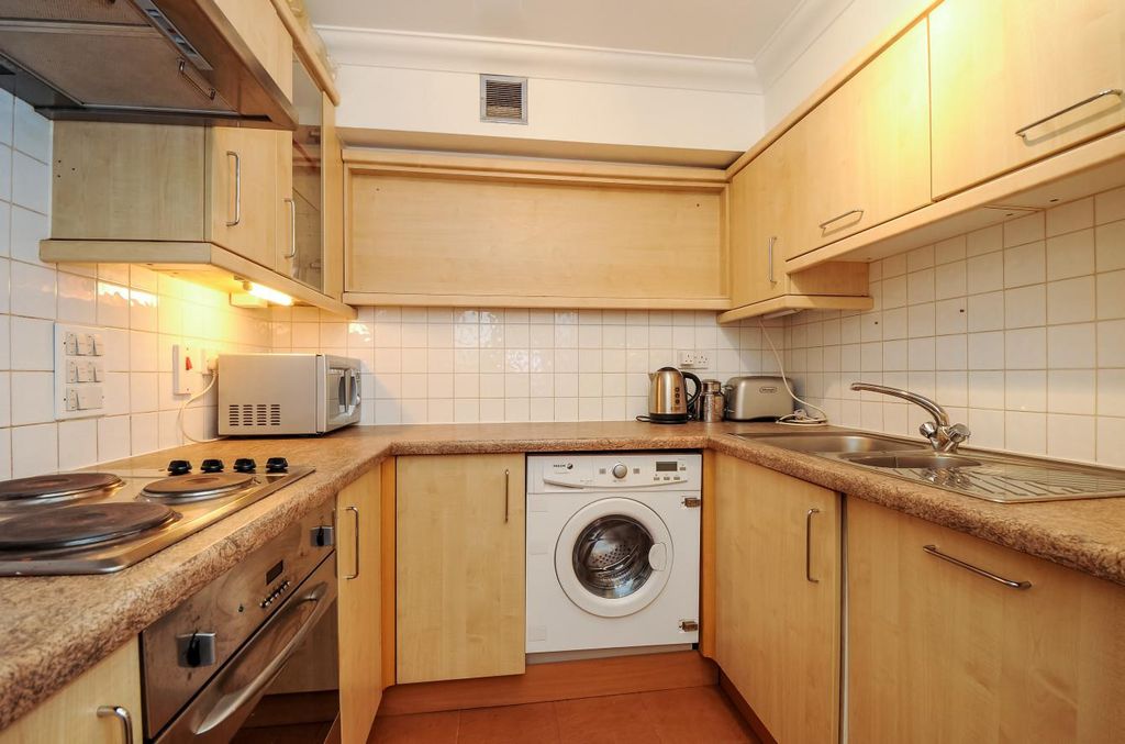 Property photo 2 of 4 Kitchen