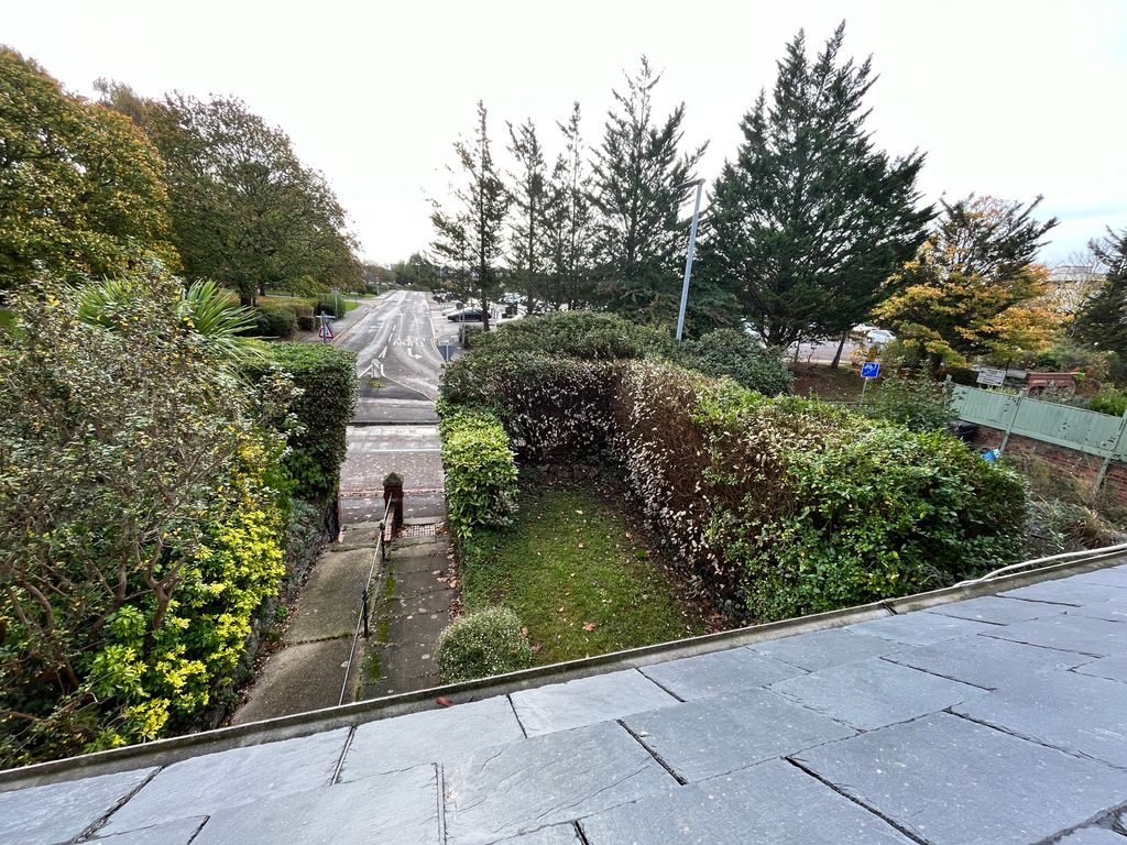 Property photo 2 of 13 Image