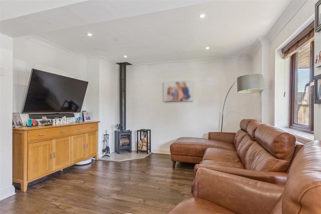 Property photo 2 of 23 Sitting Room