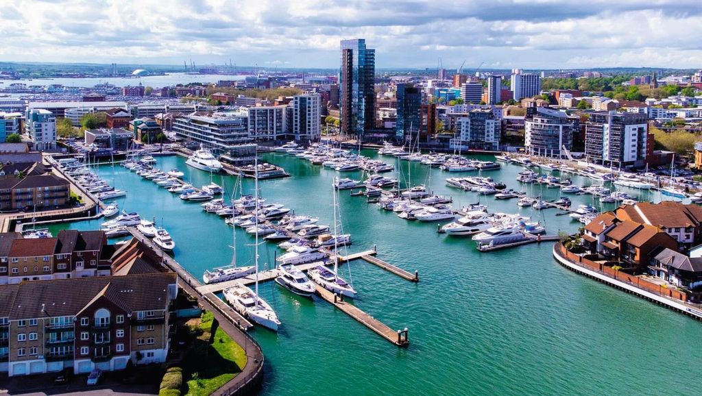 Property photo 3 of 13