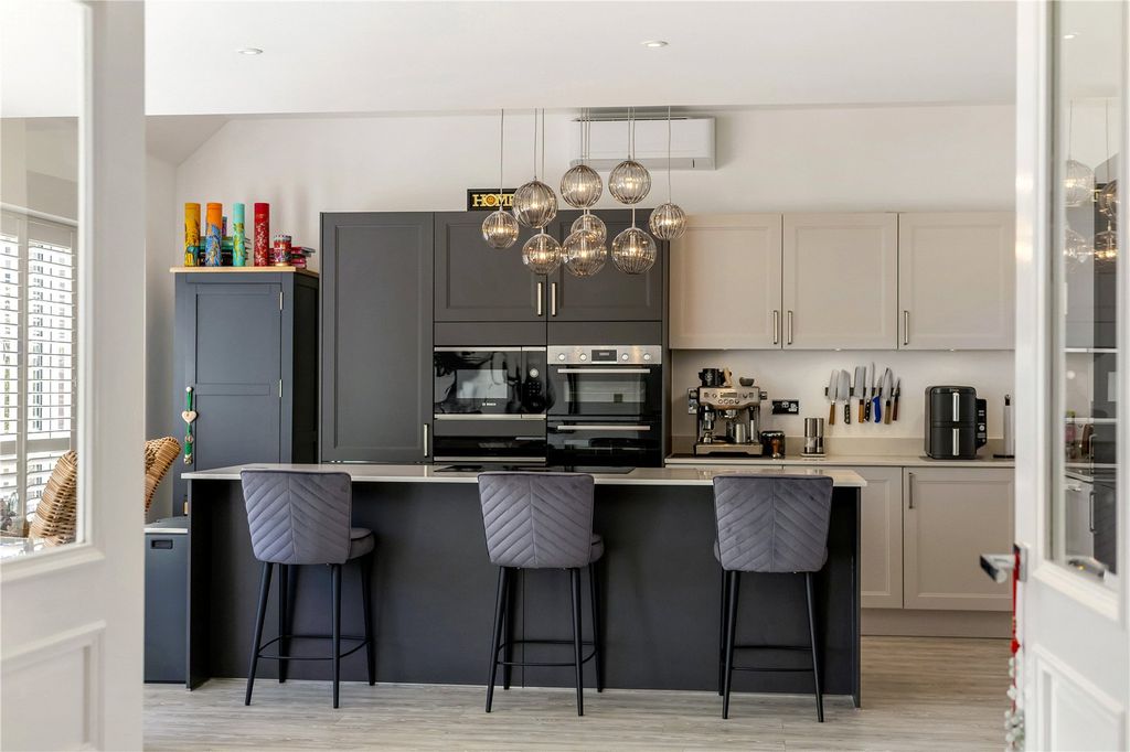 Additional image 4 of 4 bed detached house for saleOak Farm Close, Ascot, Berkshire SL5