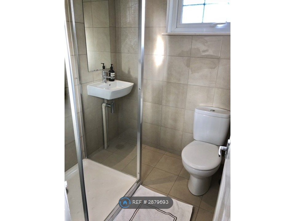 Property photo 3 of 20 Bathroom 2