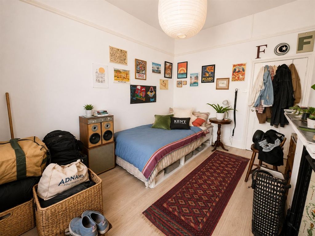 Property photo 3 of 8 Bed 2 Pic 2 - Old- F2 7A Duke Street - Aug 26.Jpg