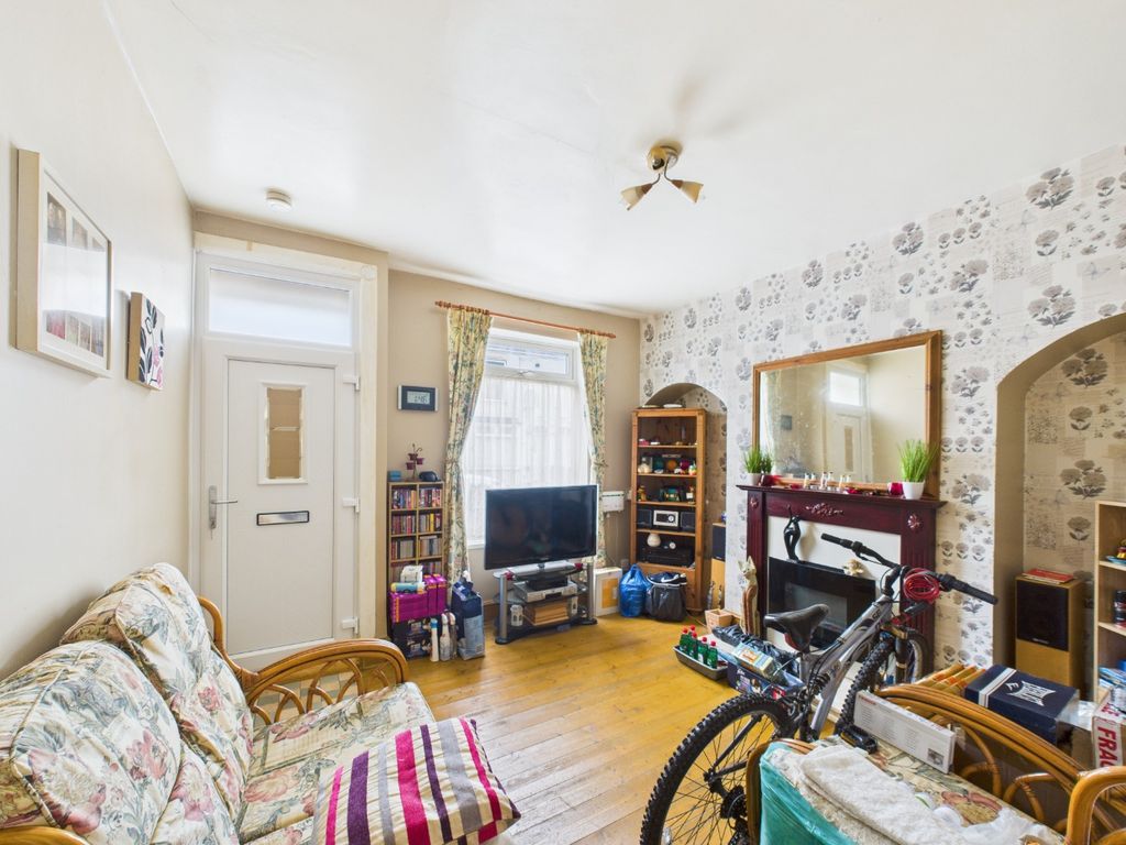 Property photo 2 of 11 4587535