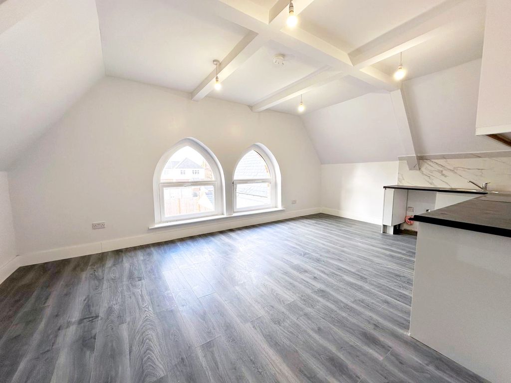 Property photo 3 of 5 Kitchen