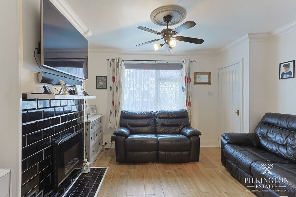 Property photo 3 of 18 5551744