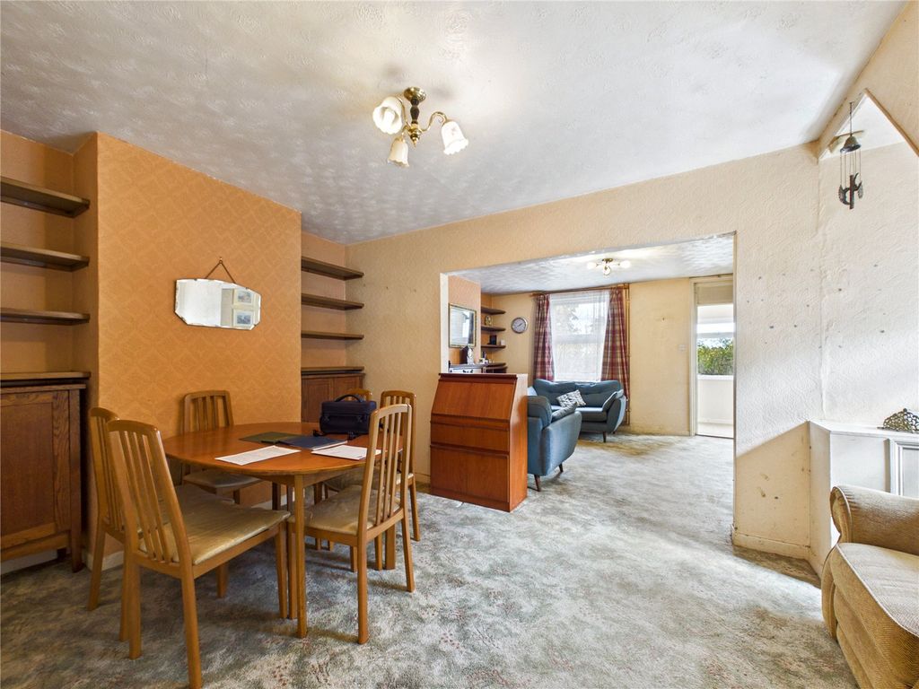 Property photo 3 of 17 Picture 3
