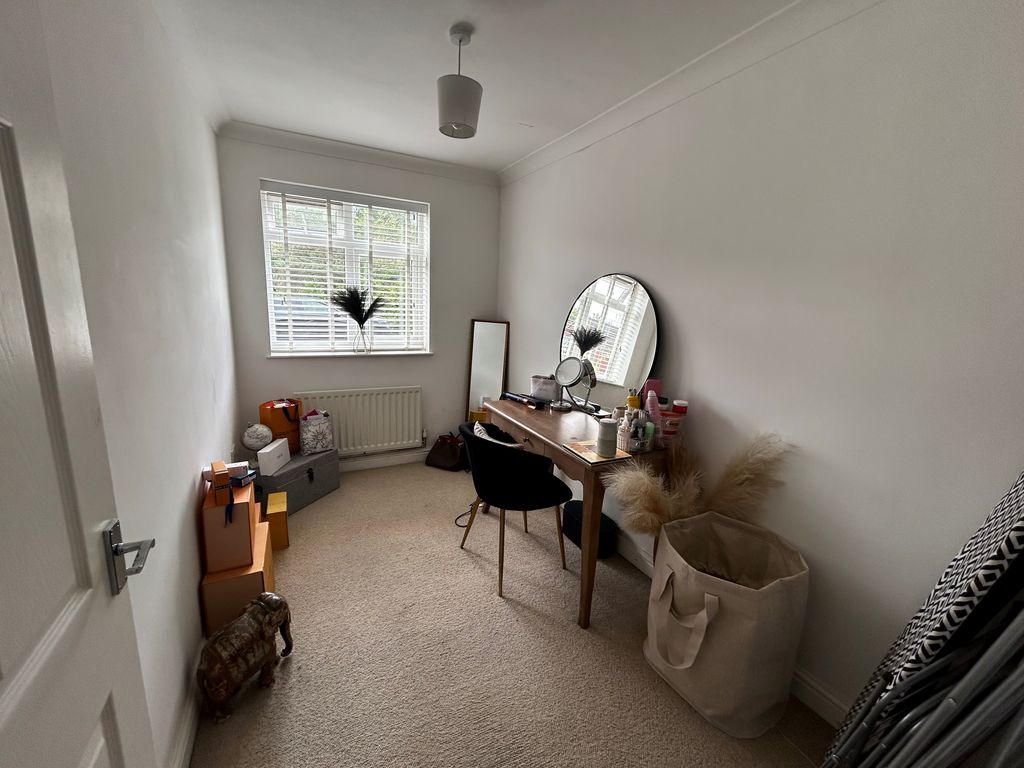 Property photo 3 of 5