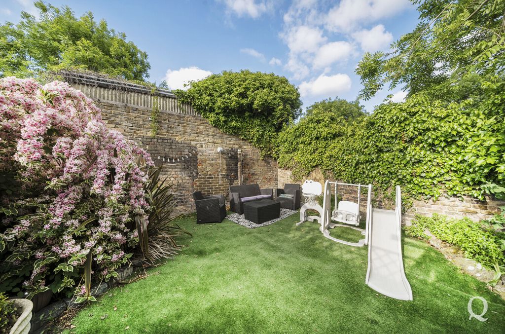 Property photo 3 of 19 d8c28999-B949-419...