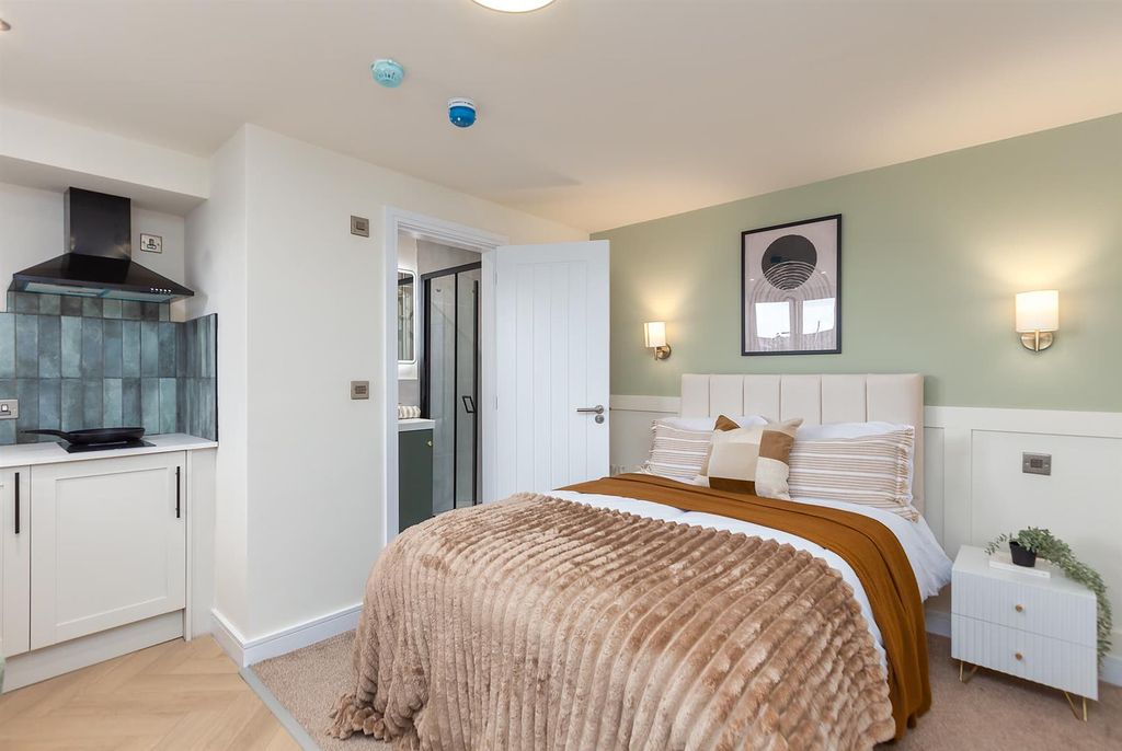 Property photo 2 of 13 Bed 4 07.Jpg