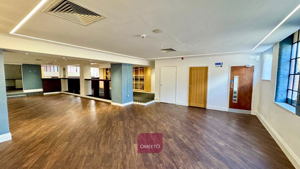 Property photo 3 of 6 Restaurant To Let