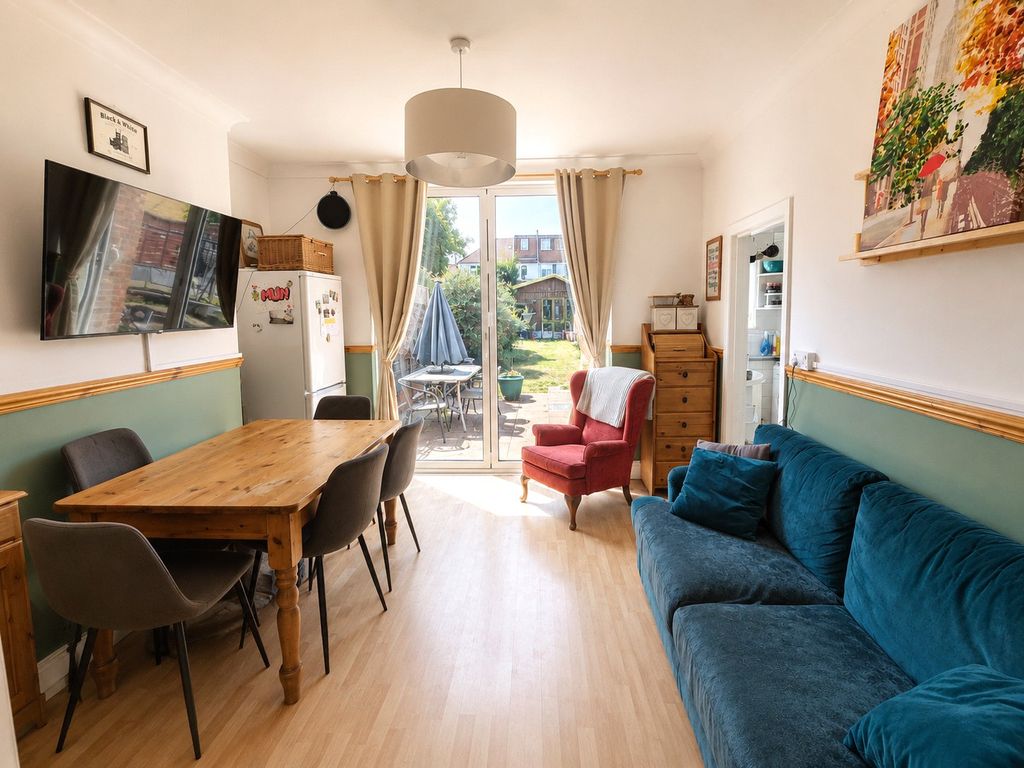Property photo 3 of 11 Dining Room