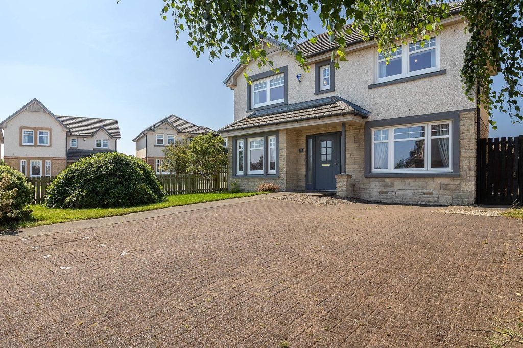 Property photo 1 of 28